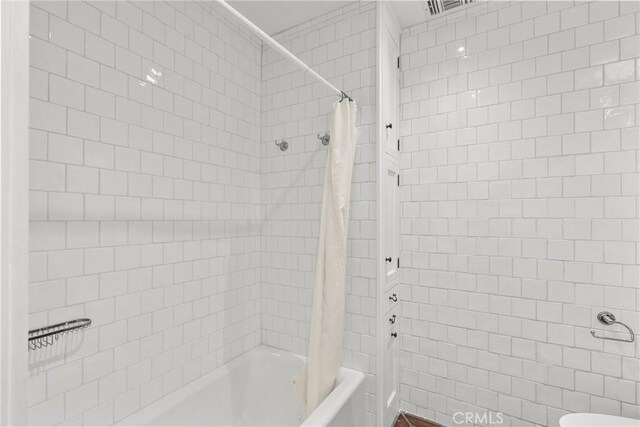 14115 Greenleaf St, Sherman Oaks, CA 91423 - full bathroom with shower / bath combination with curtain