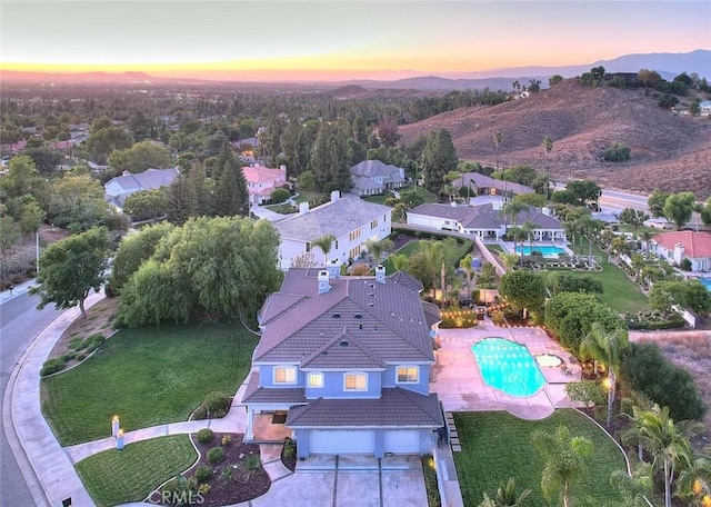 view of aerial view at dusk