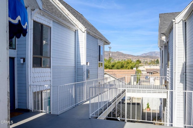 balcony featuring a mountain view