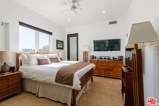 bedroom featuring ceiling fan