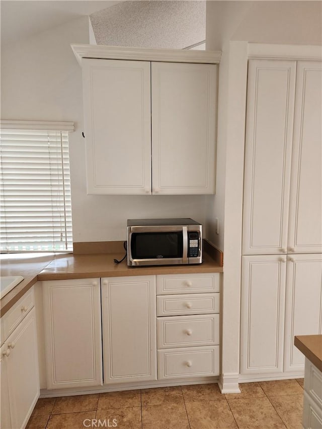 kitchen featuring light tile patterned floors