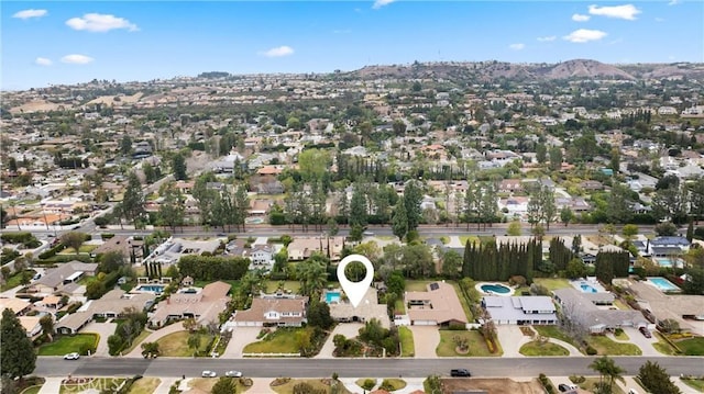 bird's eye view with a mountain view