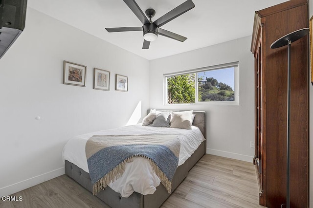 542 San Clemente Way, Camarillo, CA 93010 - bedroom with light wood-type flooring and ceiling fan