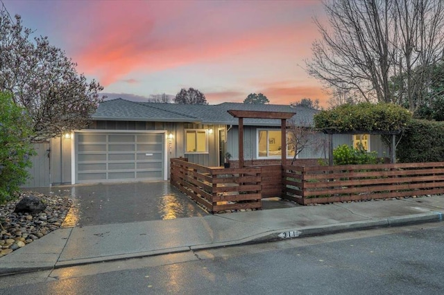 view of front facade featuring a garage