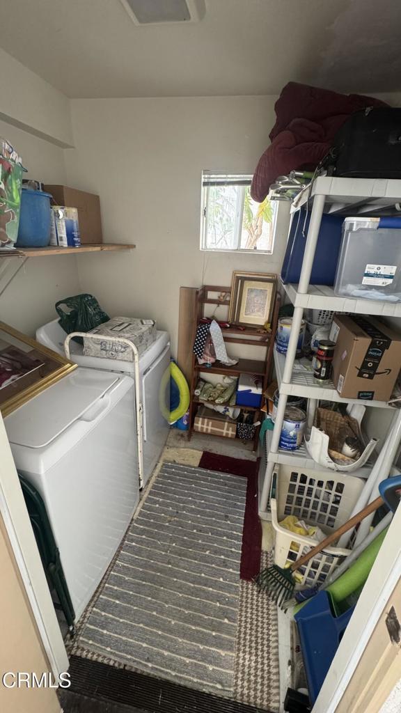 2713 Antonio Dr Unit 104, Camarillo, CA 93010 - laundry room with washer and dryer