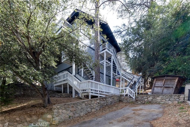 exterior space with an outbuilding