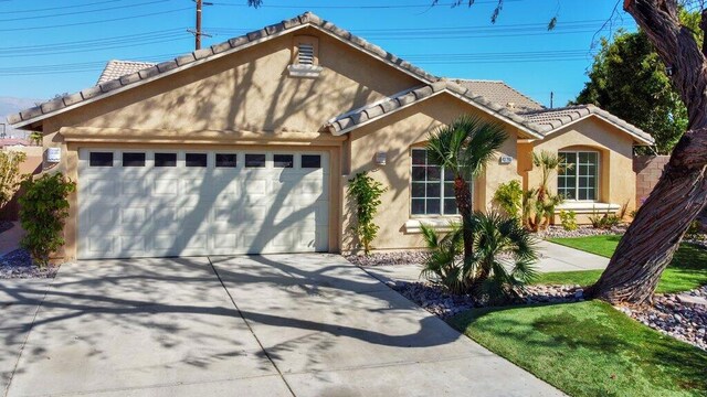 view of front facade with a garage