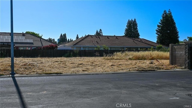 Listing photo 3 for 3320 Banbury Ln, Merced CA 95340