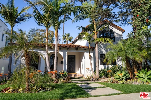 view of mediterranean / spanish-style home