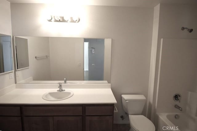 913 Wren Ct, Barstow, CA 92311 - full bath with toilet, vanity, and shower / bath combination