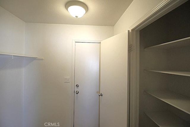 913 Wren Ct, Barstow, CA 92311 - view of washroom