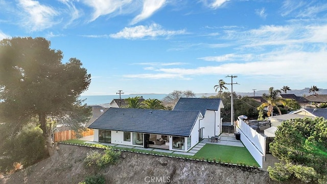 bird's eye view featuring a water view