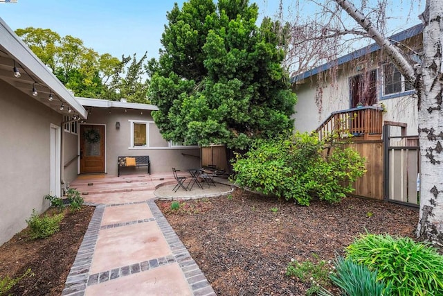 view of yard with a patio area