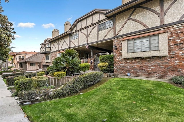 view of front of property with a front yard