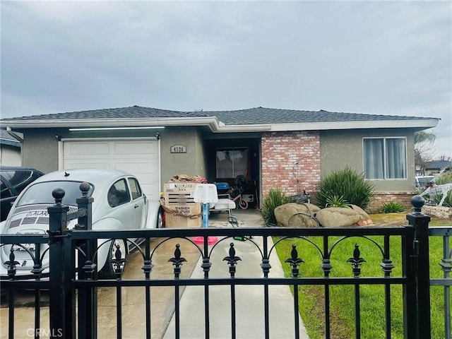 view of front facade featuring a garage