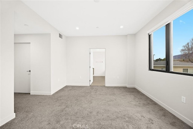 empty room featuring carpet