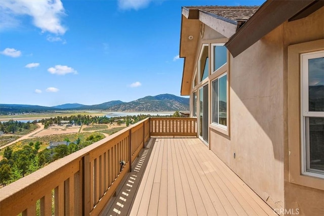 balcony featuring a mountain view