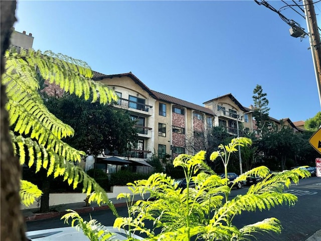 1735 N Fuller Ave Unit 425, Los Angeles, CA 90046 - photo 2