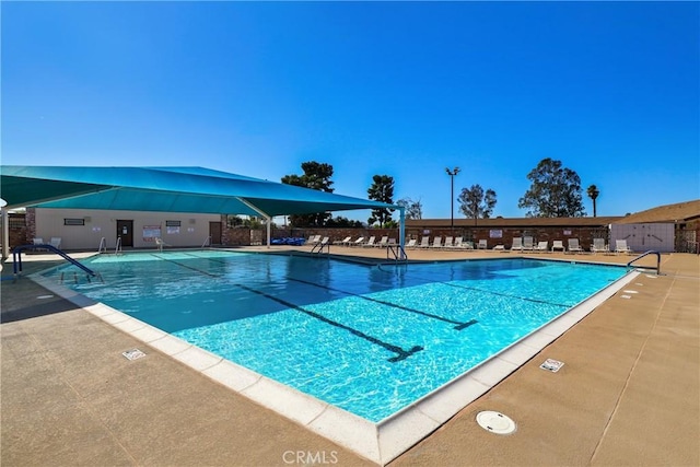 view of swimming pool