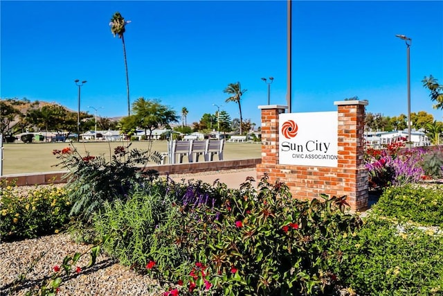 view of community / neighborhood sign