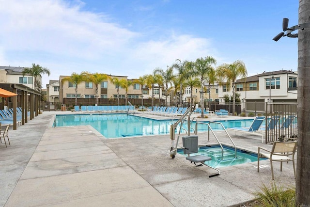2082 Trevi Cir, Chula Vista, CA 91913 - community pool with a hot tub, a residential view, and a patio