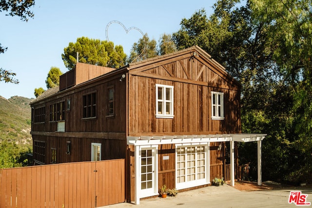 view of front of home