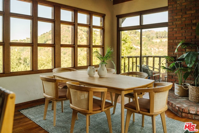 view of sunroom / solarium