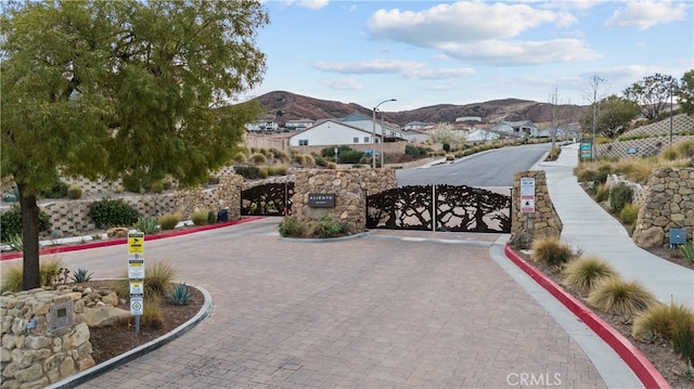 view of home's community with a mountain view