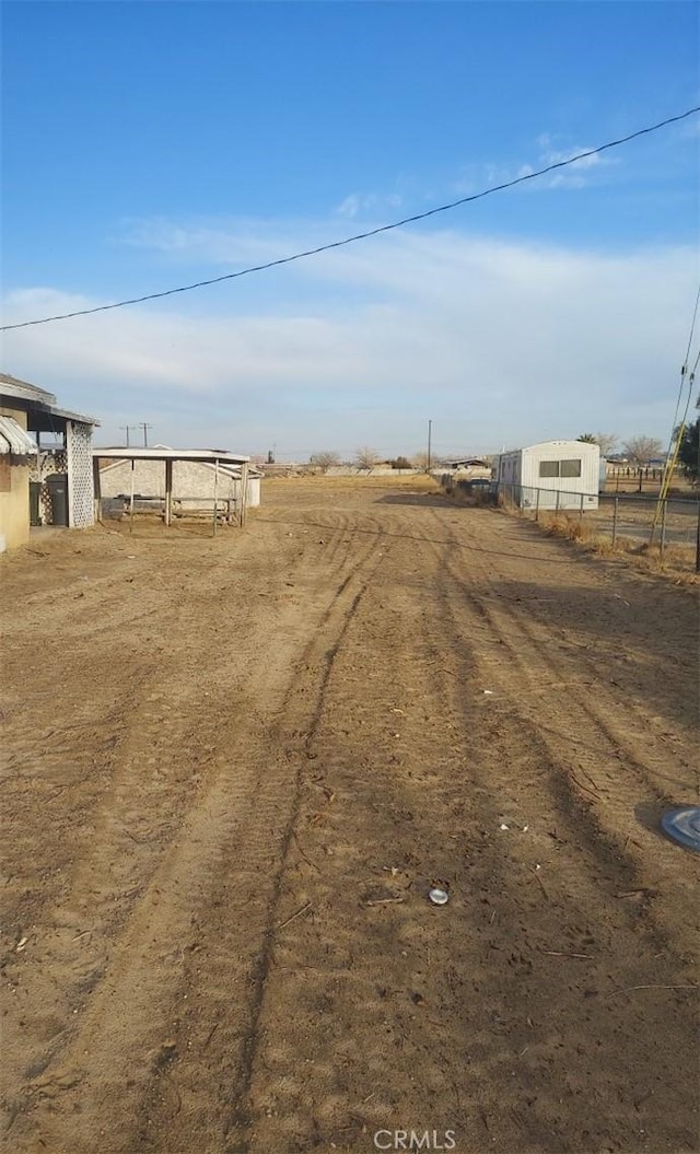 view of yard featuring a rural view