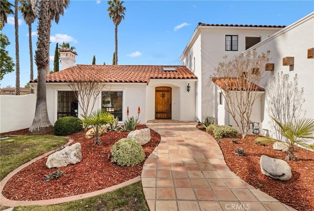 view of mediterranean / spanish-style home