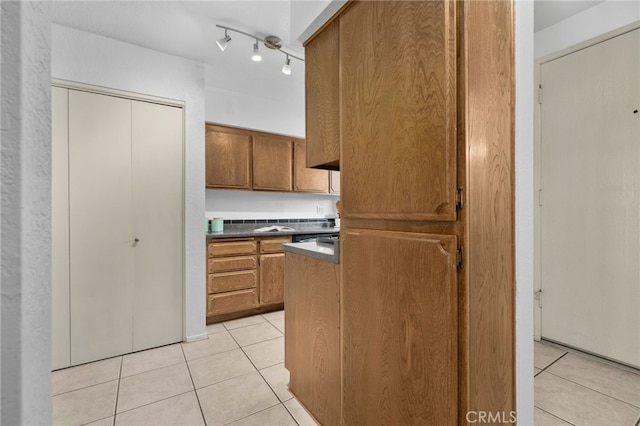 kitchen featuring light tile patterned floors