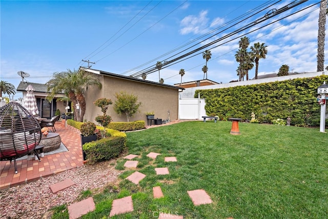 view of yard featuring a patio area