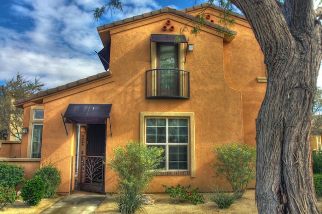 view of front of property