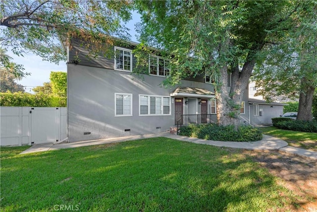 view of front of house with a front yard