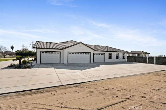 view of front facade with a garage