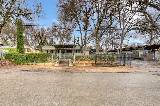 view of front of property