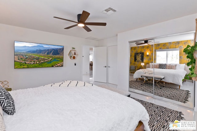 bedroom with ceiling fan