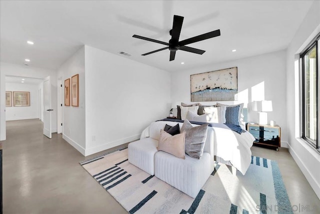 bedroom with ceiling fan