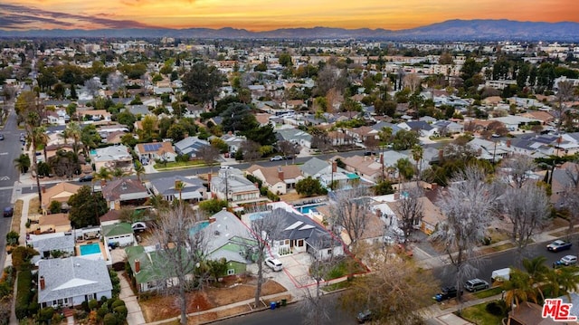 view of aerial view at dusk