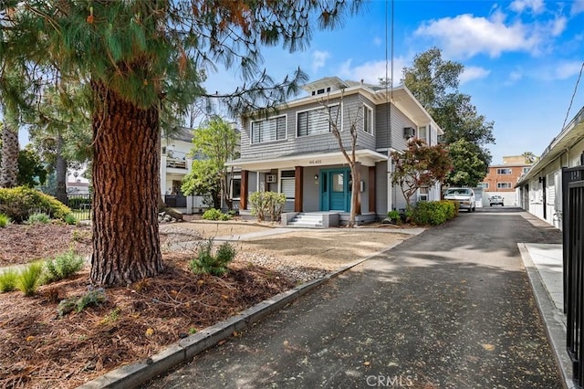 view of front of property