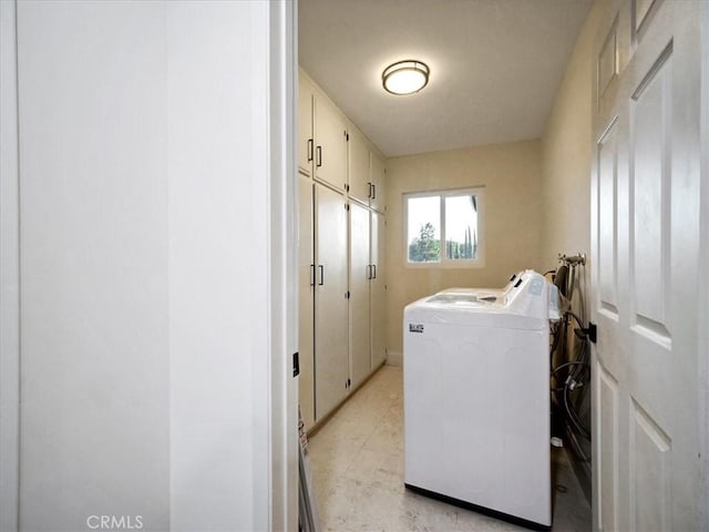 laundry area with washer hookup