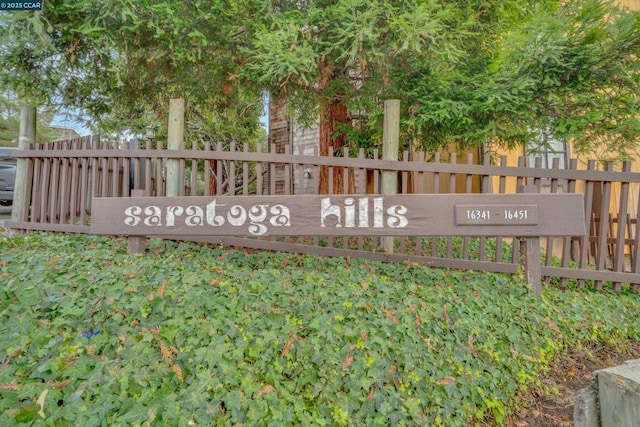 view of community / neighborhood sign