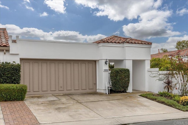 view of mediterranean / spanish-style house