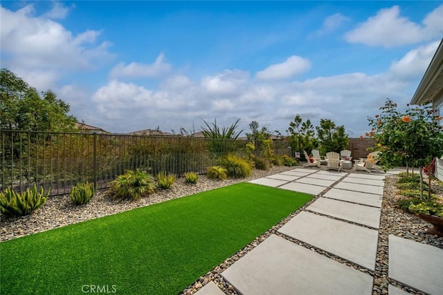 view of yard with a patio area