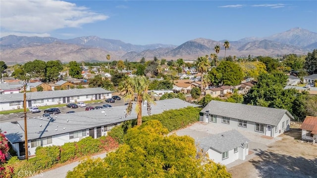 bird's eye view featuring a mountain view