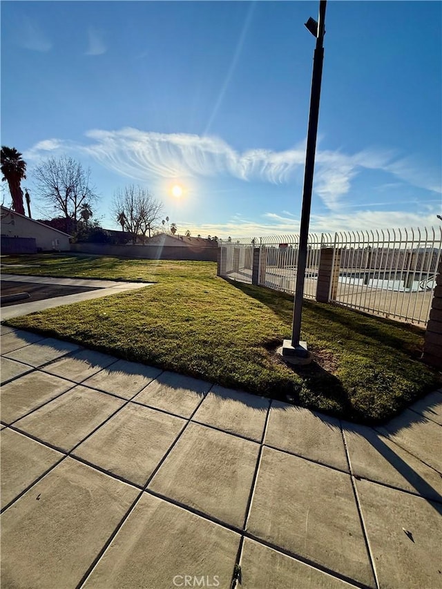 25925 Baylor Way, Hemet, CA 92544 - view of yard featuring fence