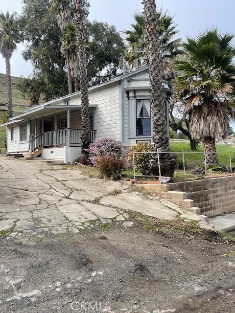 view of front of property with covered porch