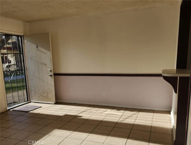 116 Beardsley Ave, Bakersfield, CA 93308 - view of tiled spare room