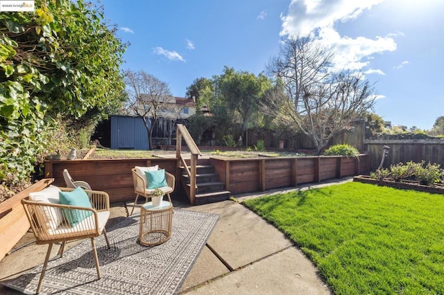 view of yard with a storage shed