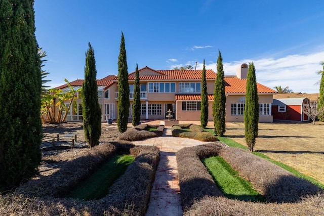 view of front of property with a patio area